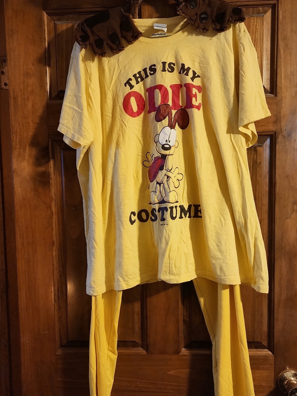 Odie Yellow Womens Costume T-Shirt Set includes ears and paws